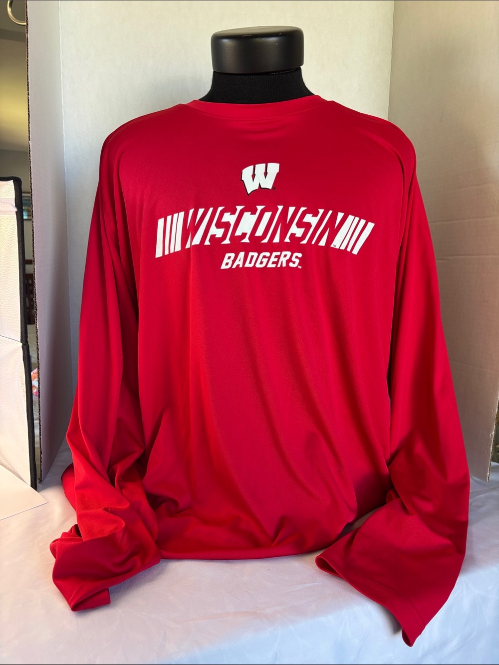 Pro Edge Wisconsin Badgers Red Long Sleeve Tee